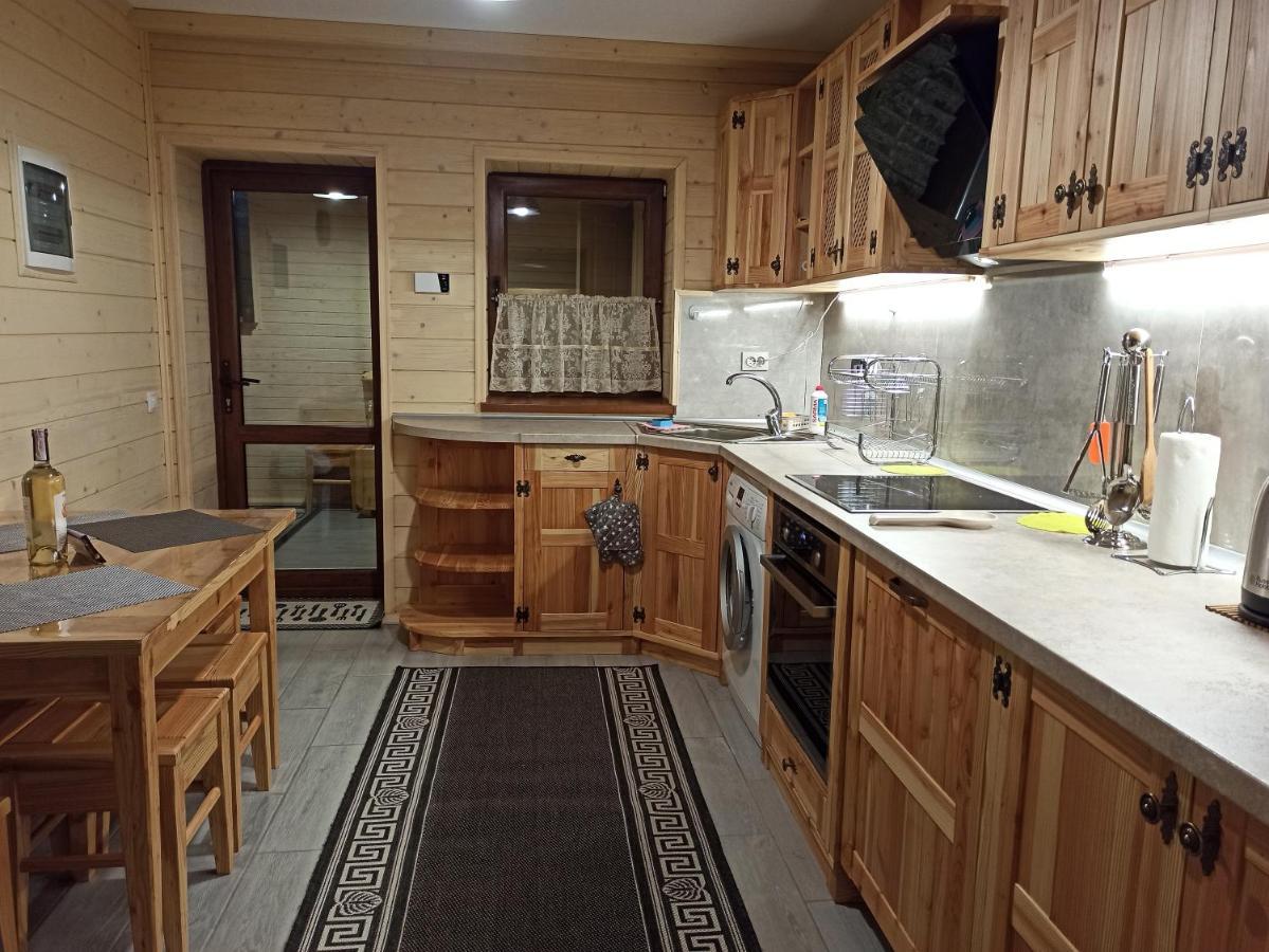 Brand New 2020 Specious Apartment Druzi 2 Паляниця Екстериор снимка